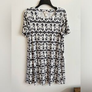 LOFT Dark Gray & White Midi Casual Dress - Size Medium